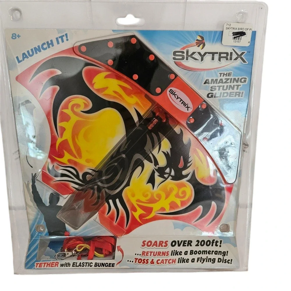 2013 Skytrix The Amazing Stunt Glider! Daydream Toy Soars Over 200 Feet